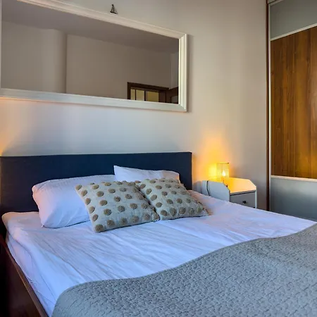 Apartment 4 Pory Roku *